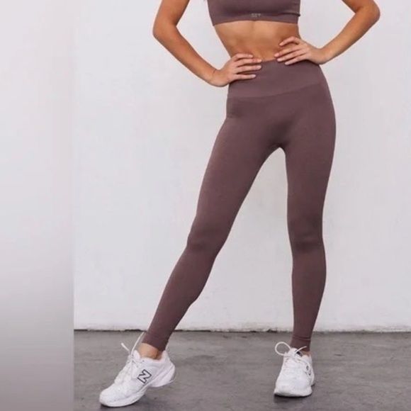 SET Active Pants - SET ACTIVE Sculptflex Leggings in Pepper (Light Chocolate Brown) - Size Medium